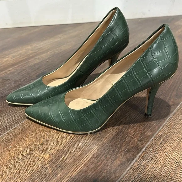 Marc New York Green Croc-Embossed Heels - Picture 2 of 6